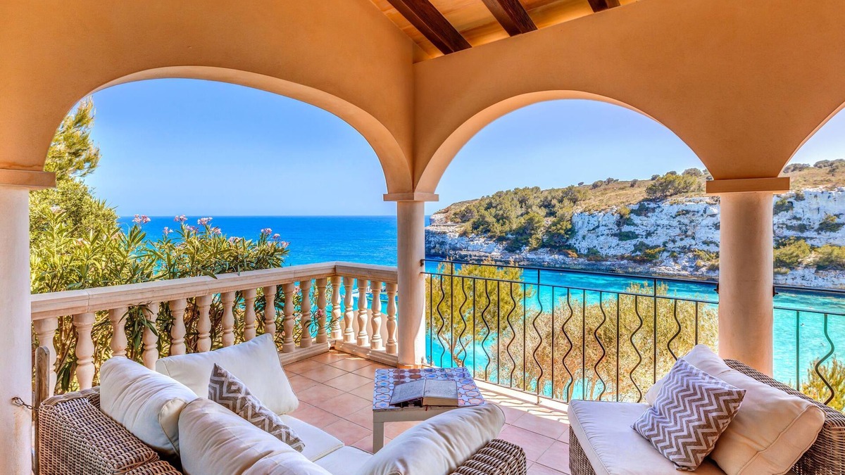 Cala Anguila-Cala Mendia House | Fantastic Villa "Calima" with Sea View, Loggia, Air Conditioning and Wi-Fi