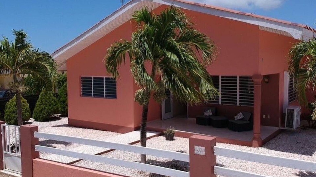 Daniel House | Fantastic villa in a central location with SUV jeep