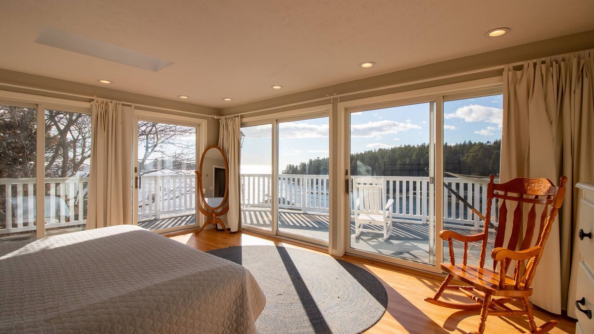West Point House | Fantastic Waterfront Views
