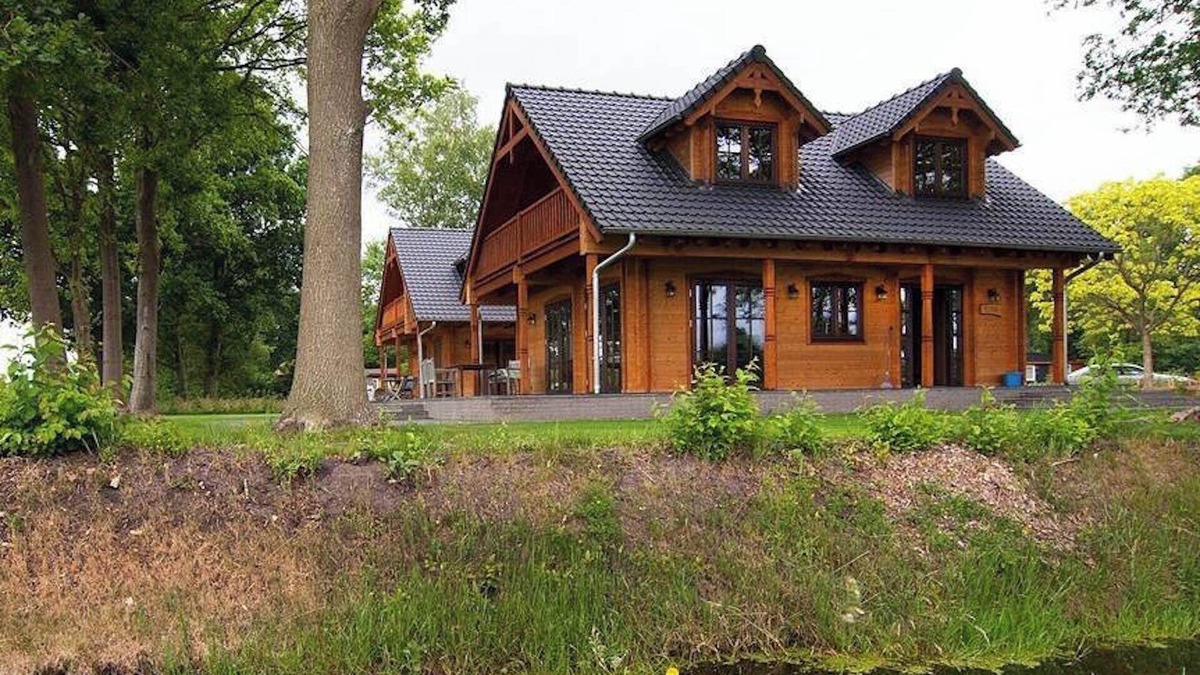 Linde Villa | Fantastic wooden Villa "Tine" with Wi-Fi, Garden, Balcony, Terrace and Sauna