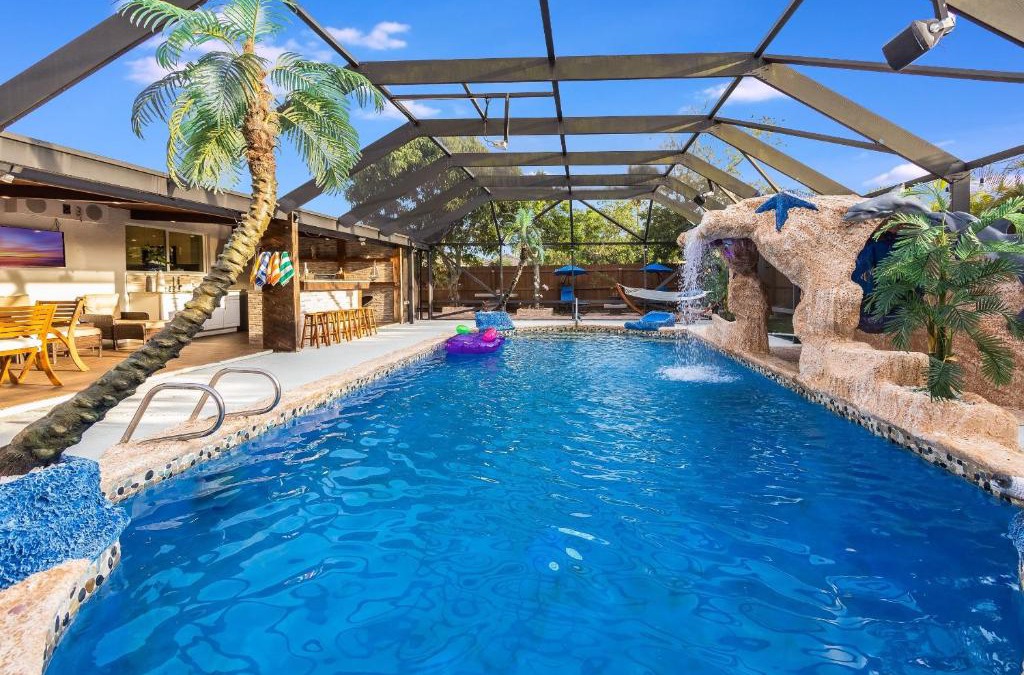 Lake Worth Corridor Villa | Fantasy Resort OMG PoolWaterfall outdoorKitchn Gym
