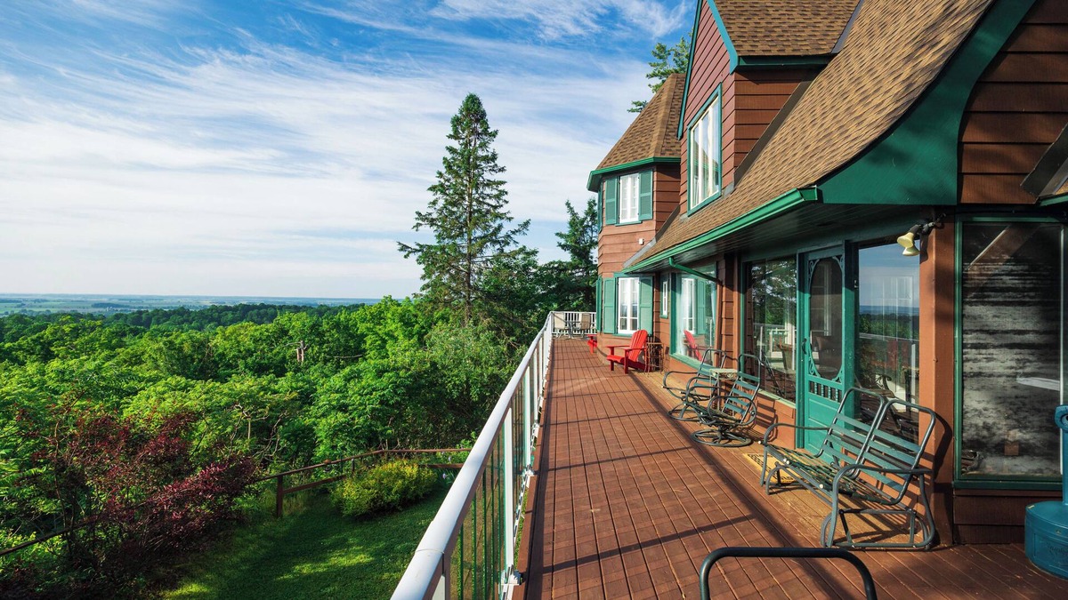 Papineau Regional County Municipality House | Far Horizons Vacation Luxury home in Montebello, Quebec