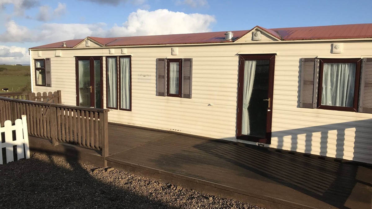 Ballyshannon Cabin | Farm stay property Pets and families welcome