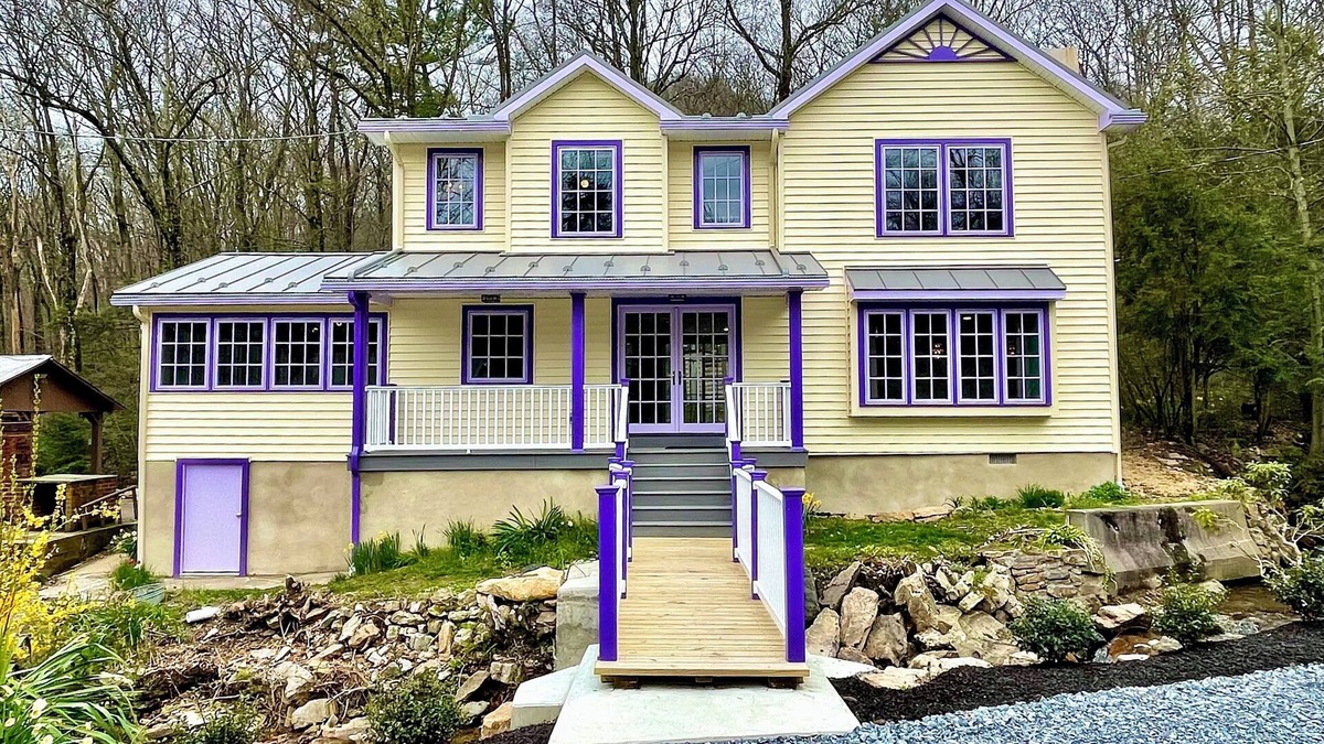 Rehrersburg House | Far out! Like visiting your hippie grandma: joyous, colorful, and a bit kooky.