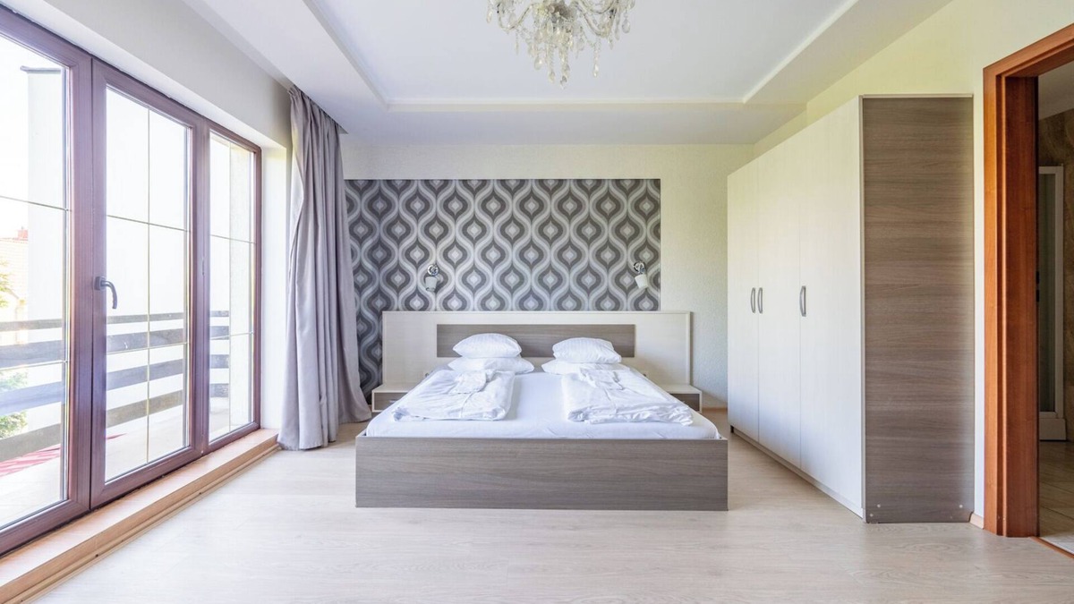 Haslau-Maria Ellend Apartment | Faraway Aparthotel near Airport