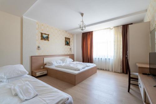 Haslau-Maria Ellend Apartment | Faraway Aparthotel Near Vienna Airport with Anytime Self Check in