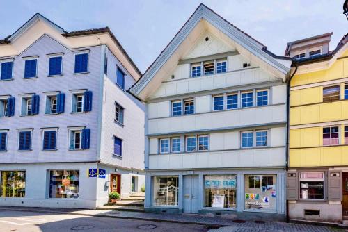 Herisau Apartment | Farbige Wohnung Zentral