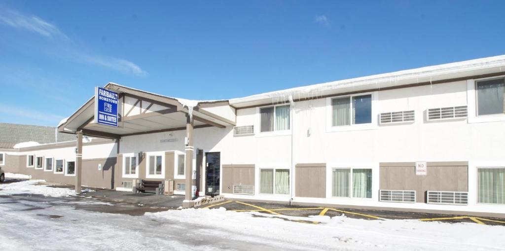 Faribault Hotel | Faribault Hometown Inn & Suites