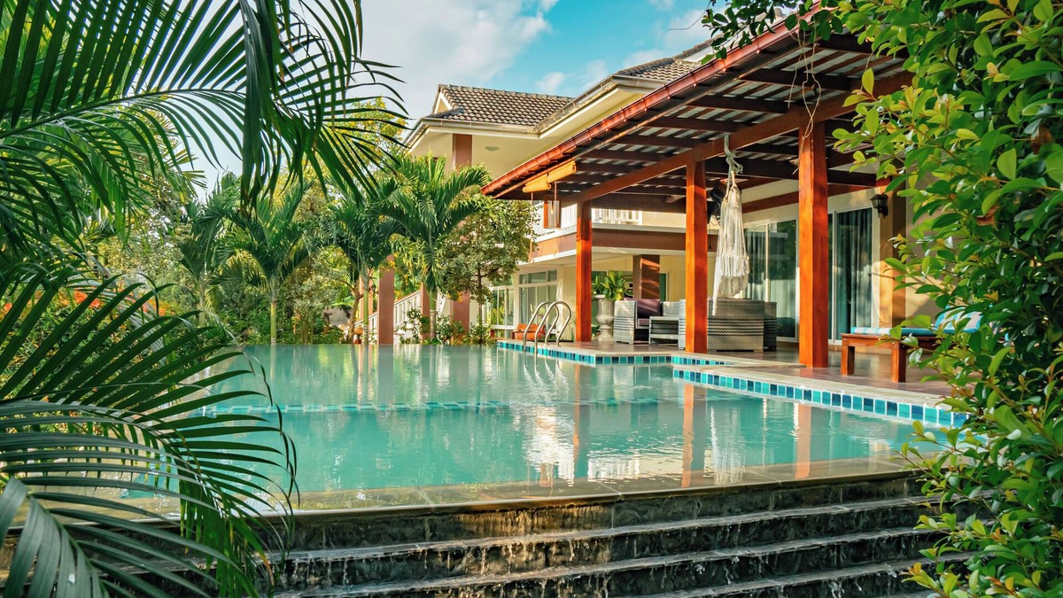 Chom Thong Resort | Farinda Resort & Pool Villa