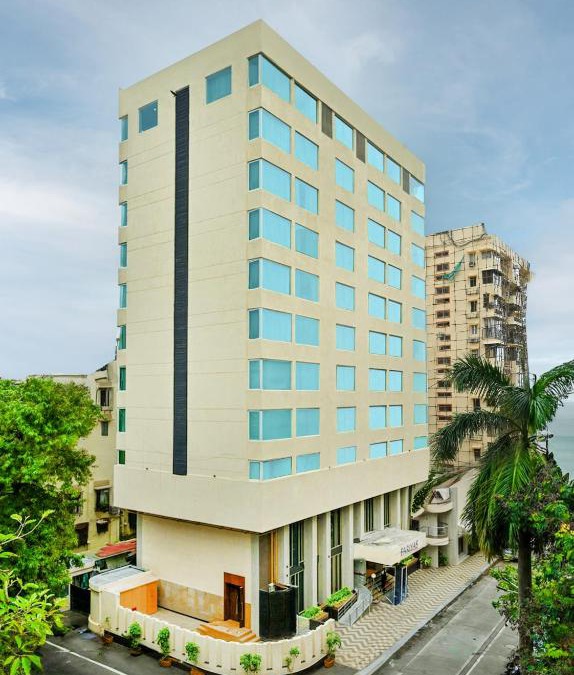 Wellington Pier Hotel | Fariyas Hotel Mumbai , Colaba