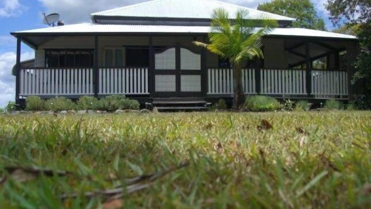 Kandanga House | Farm and Vineyard with private resort style pool