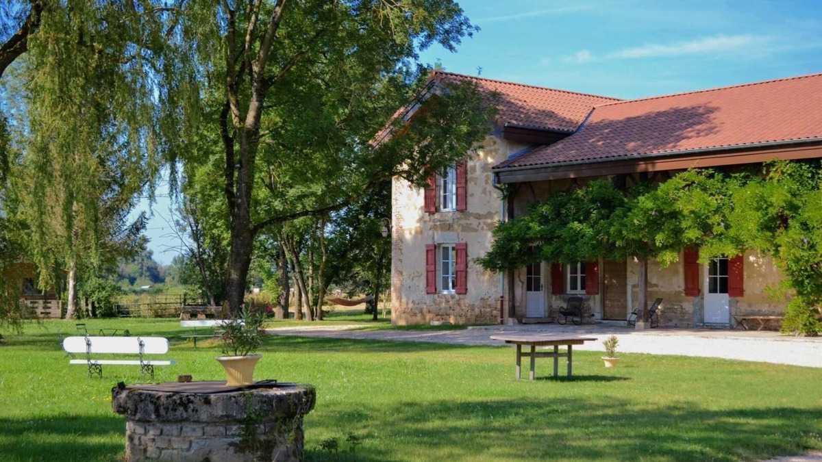 Mezeriat House | Farm B. AIP