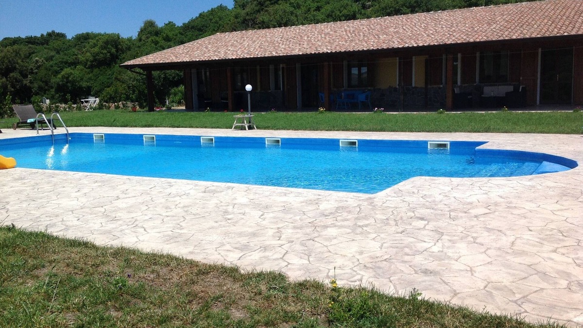 Nulvi Villa | Farm holiday "Sa Raighina house center" with big shared pool