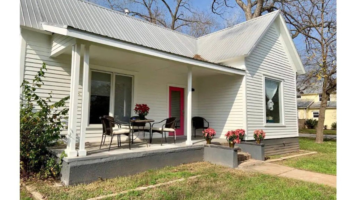 Smithville House | Farm house with modern twist.