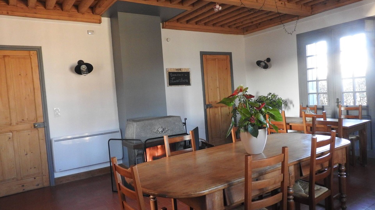 Pommiers House | Farm in a Cluniac village