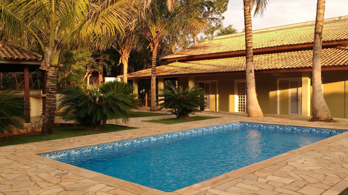 Campinas House | Farm/site, 5 bedrooms, sleeps 20 people, barbecue, swimming pool and 80 people