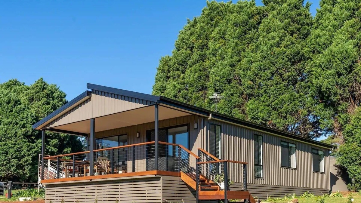 Foxground House | Farm "The Stockyards " 3 Bed Views Foxground.