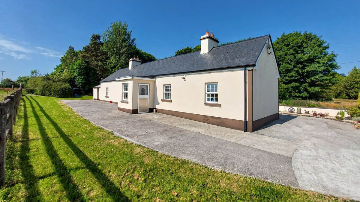 Frenchpark House | Farm View Cottage Castlerea