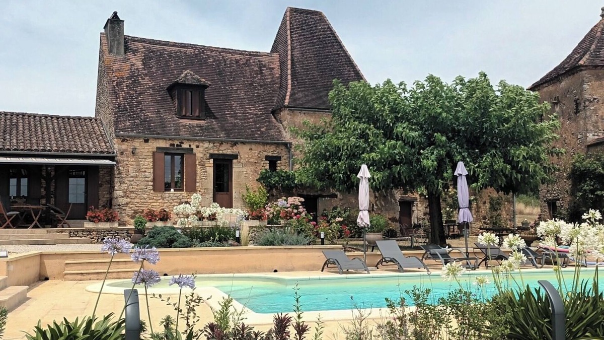 Sainte-Alvere Cottage | Farm XVIII°siècle,fenced, private swimming pool with salt, heated, Wifi,clim,6 pers.