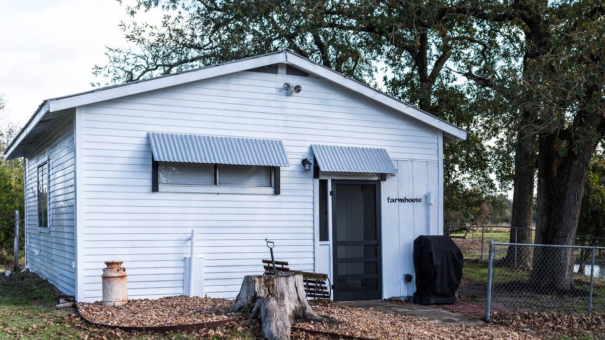 Round Top Other | Farmhouse bed and bath with pool and hot tub