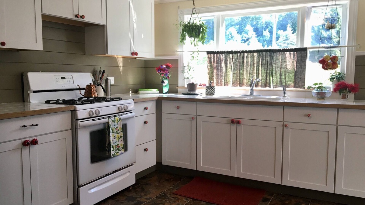 Newfield House | Farmhouse Gem with Gardens, Waterfalls and Orchards