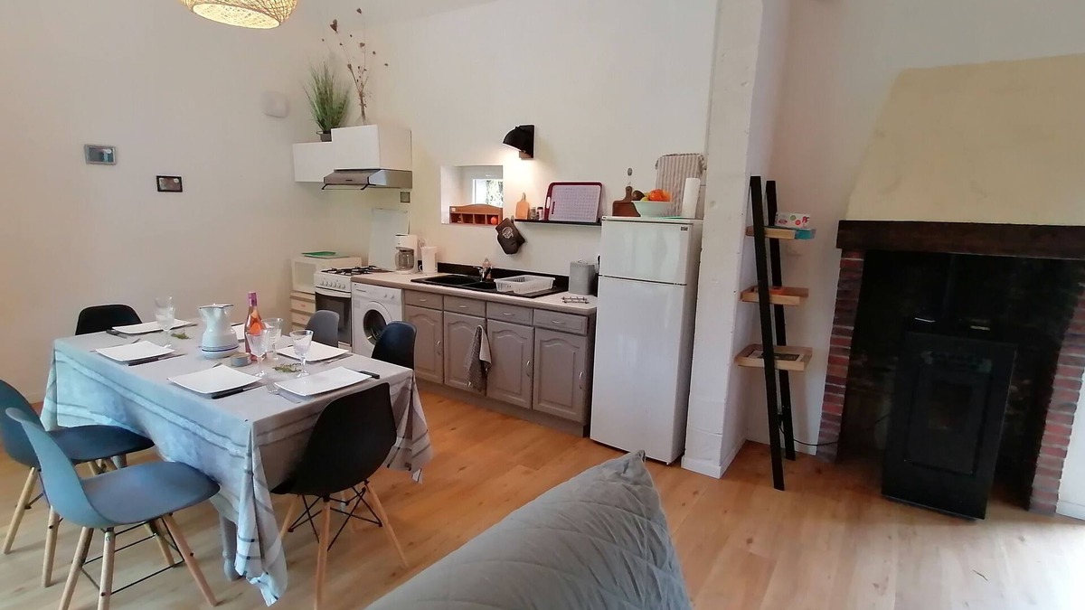 Cachen House | FARMHOUSE GITE WITH SHARED POOL - A CHANGE OF SCENERY FOR FAMILY AND FRIENDS