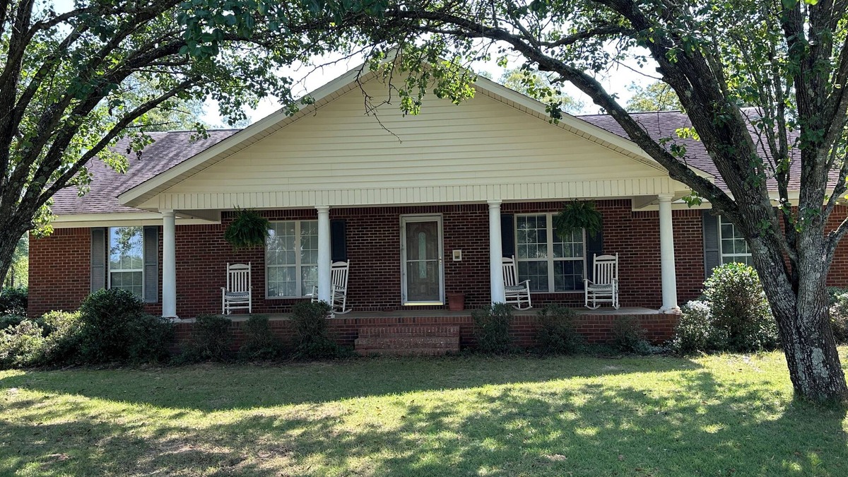 Clopton Other | Farmhouse home located near Eufaula and Clayton, AL