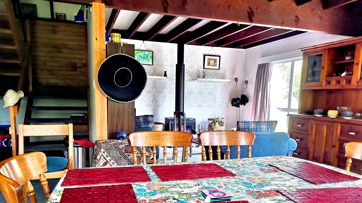 Ngatimoti Other | Farmhouse in a quiet location with mountain views.
