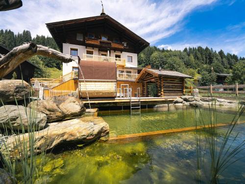 Bramberg am Wildkogel House | Farmhouse in Bramberg with Sauna & Ski Access