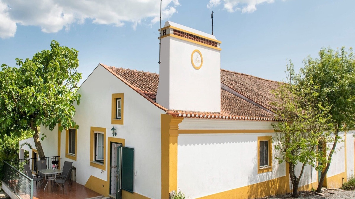 Montemor-o-Novo Other | Farmhouse in Montemor by Forest & Lake