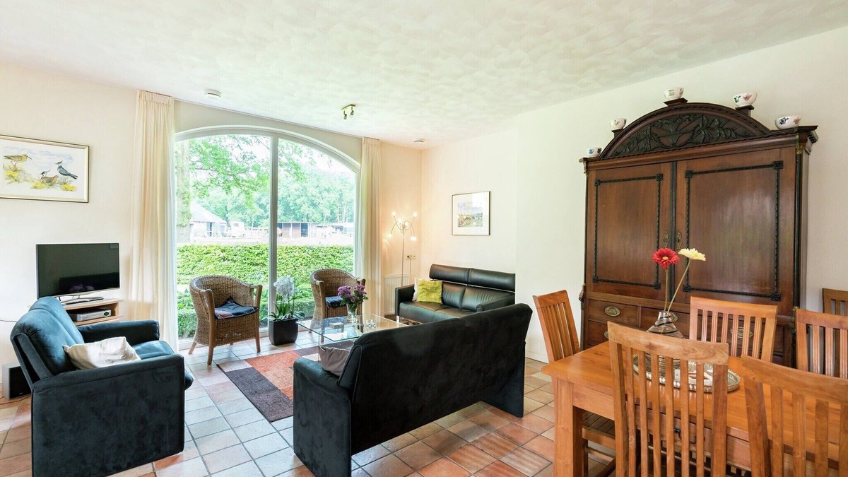 Rheeze Other | Farmhouse in Rheeze near Forest and Meadows