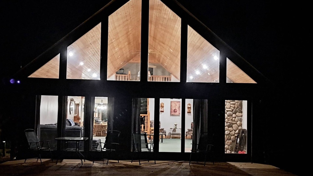 Highland Other | Farmhouse Lodge, Private 4-bedroom, Hot tub, Massage Chair, spacious, AC 5G,