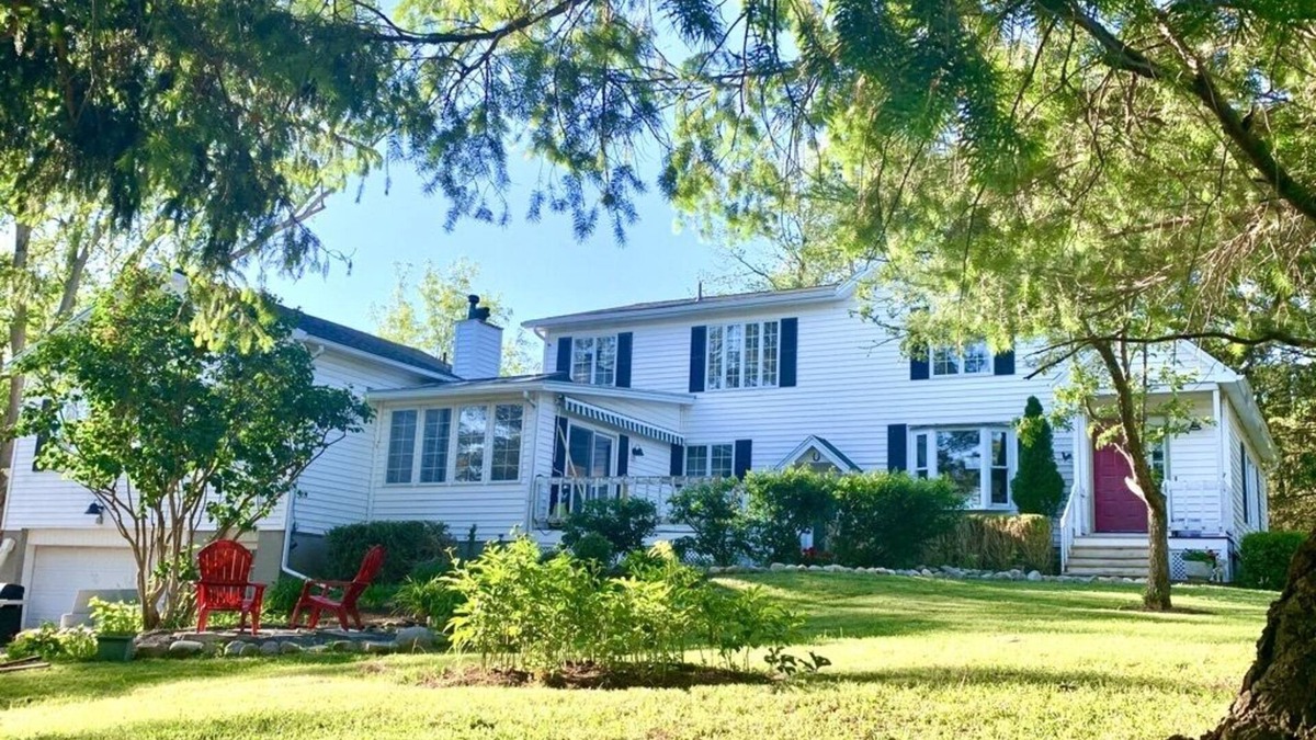 Bristol Hills House | Farmhouse on Alpaca Farm (located along the Canandaigua Wine Trail)