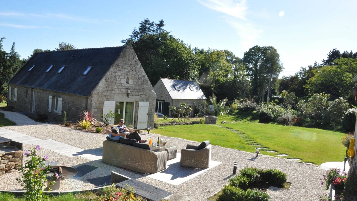 Plomelin House | Farmhouse on the banks of the Odet