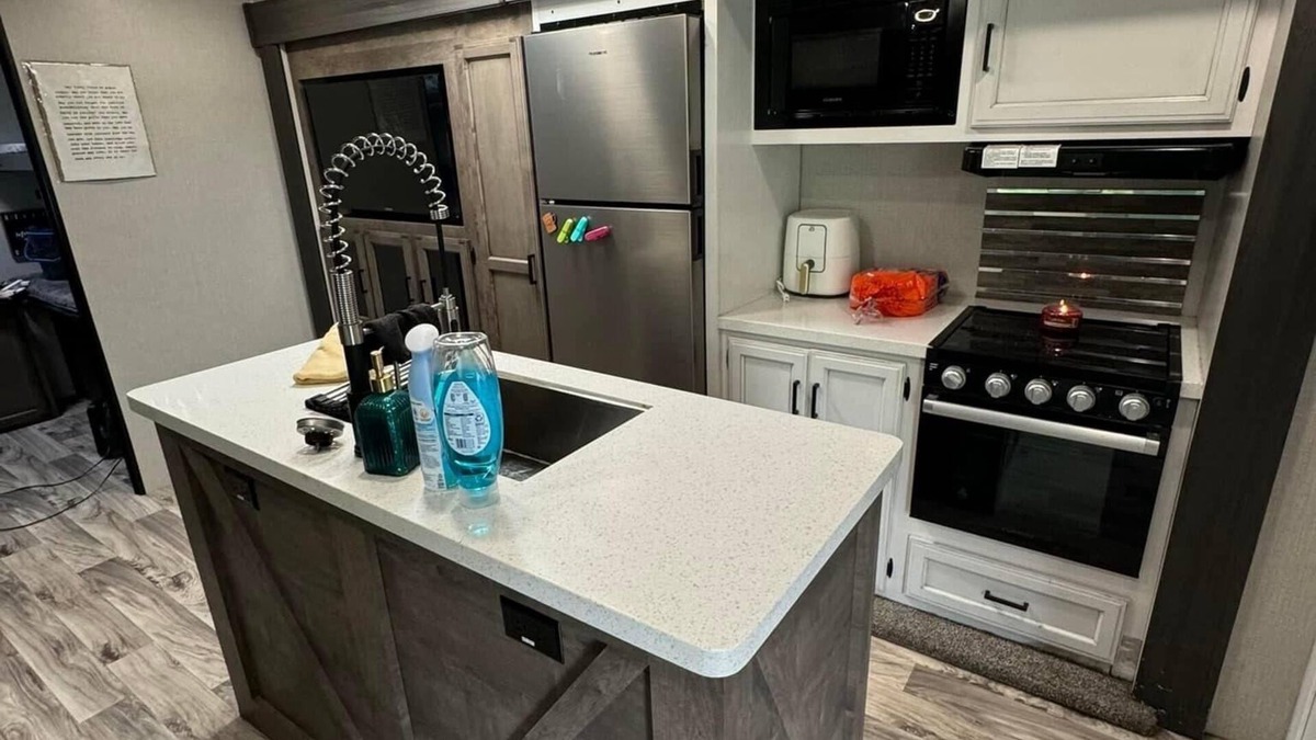 Gulf Shores Resort | Farmhouse on Wheels! RELAXING RESORT!