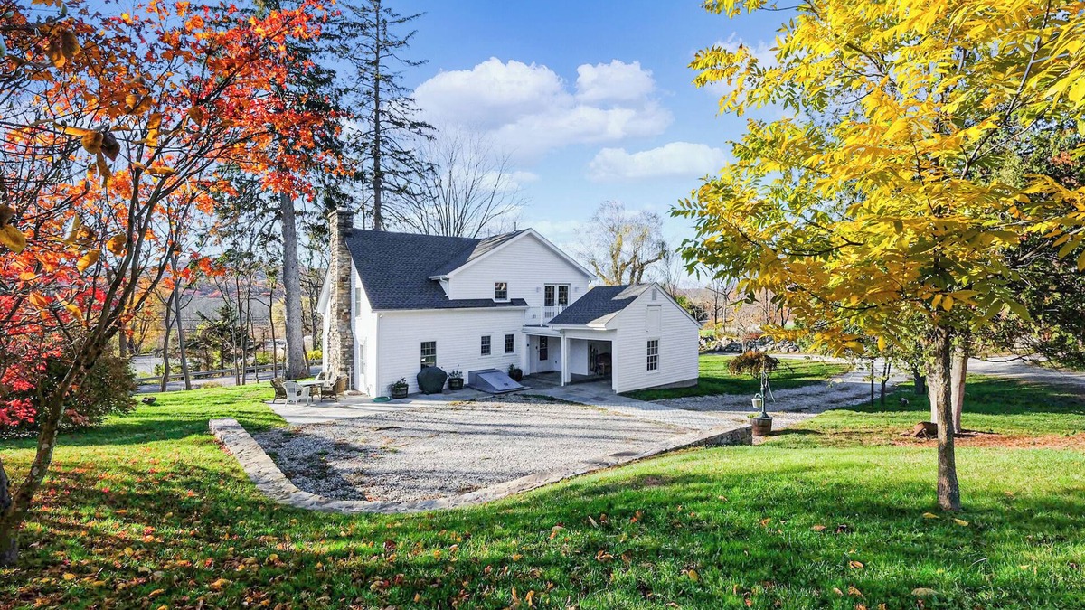 Putnam Lake Other | Farmhouse & Private yard in Patterson NY