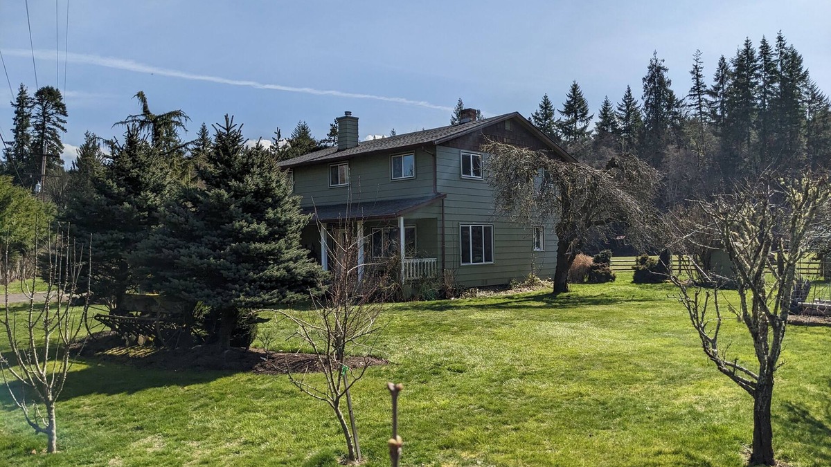 Vernonia Other | Farmhouse relaxation on the linear bike trail
