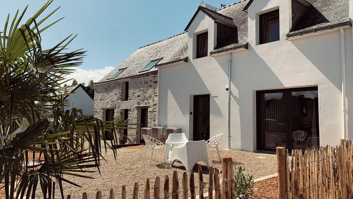 Penestin House | Farmhouse renovated into charming 2-person apartment, close to beaches.
