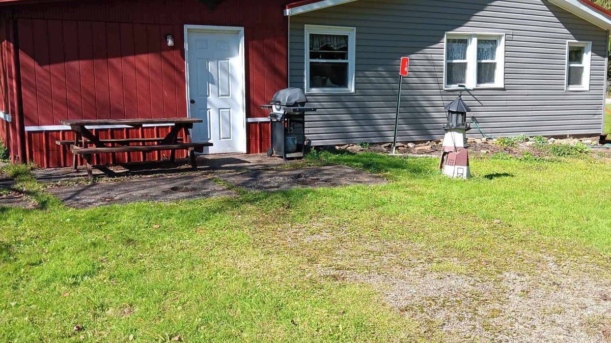 Bradford Other | Farmhouse sleeps 2 -6 in the Allegheny National Forest outside Bradford Pa