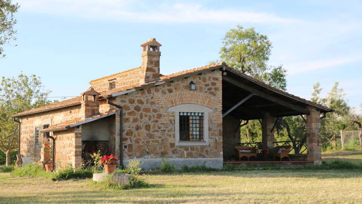 Cerveteri House | Farmhouse surrounded by olive trees a few steps from the center of Cerveteri