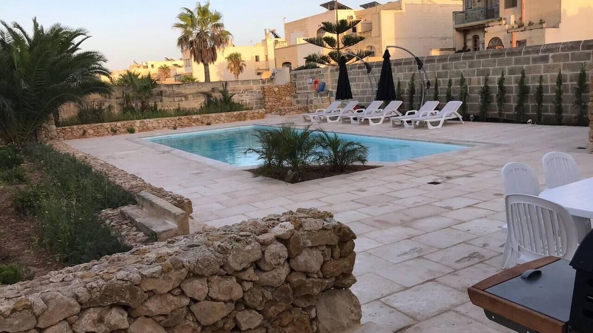 Birbuba Villa | Farmhouse Villa in Gozo with large pool & garden
