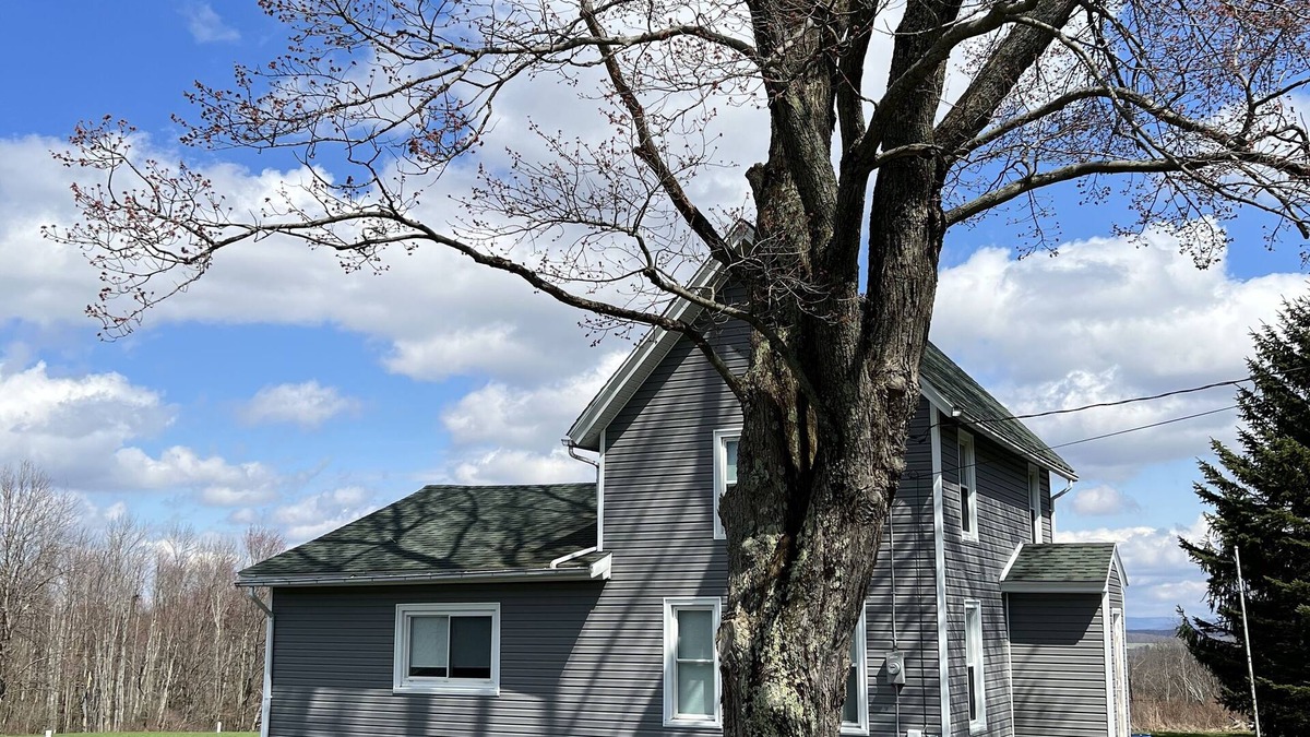 Jamestown Other | Farmhouse with beautiful view of the valley. Very peaceful and quite neighborhoo