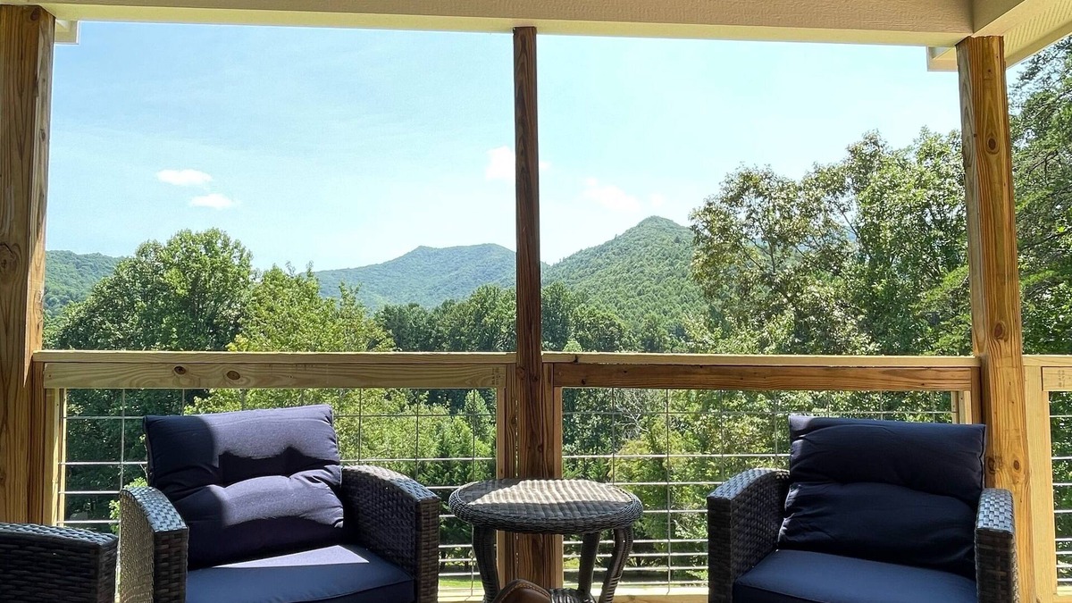 Hiawassee Other | Farmhouse with big mountain views