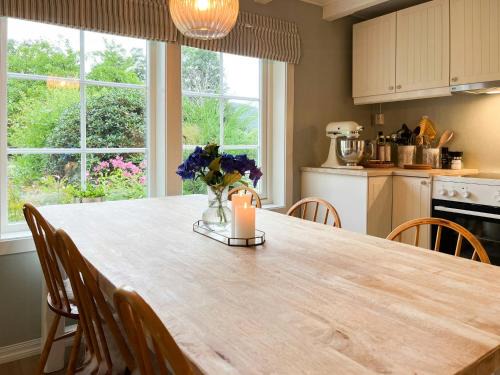 Lindas House | Farmhouse With Wilderness Bath And Grill Pavilion