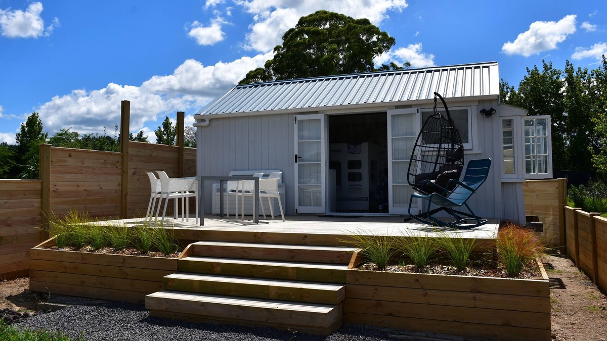 Northland Cabin | Farmview Cabin at Oromahoe Downs Farm