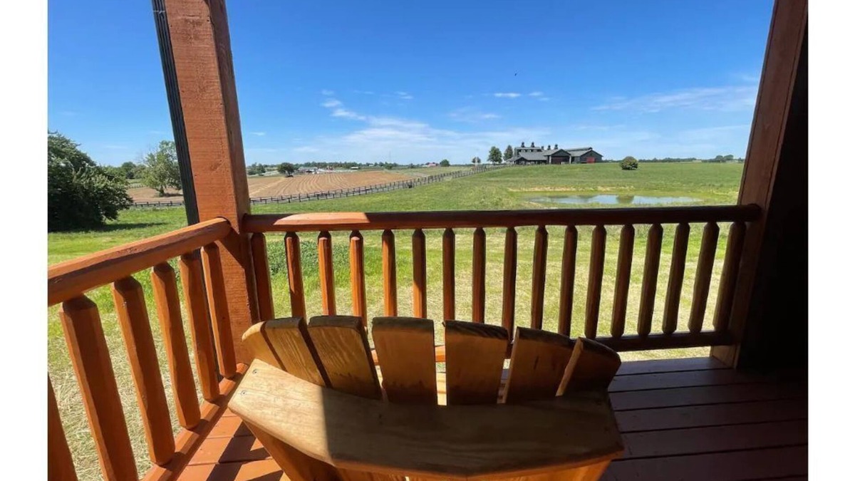 Harrodsburg Villa | Farmview Villa on Bourbon Trail with HOT TUB-6