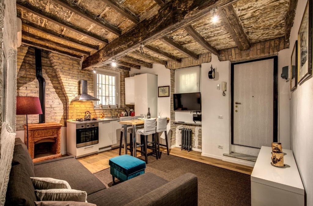 Rione VII Regola Apartment | Farnese House in Rome