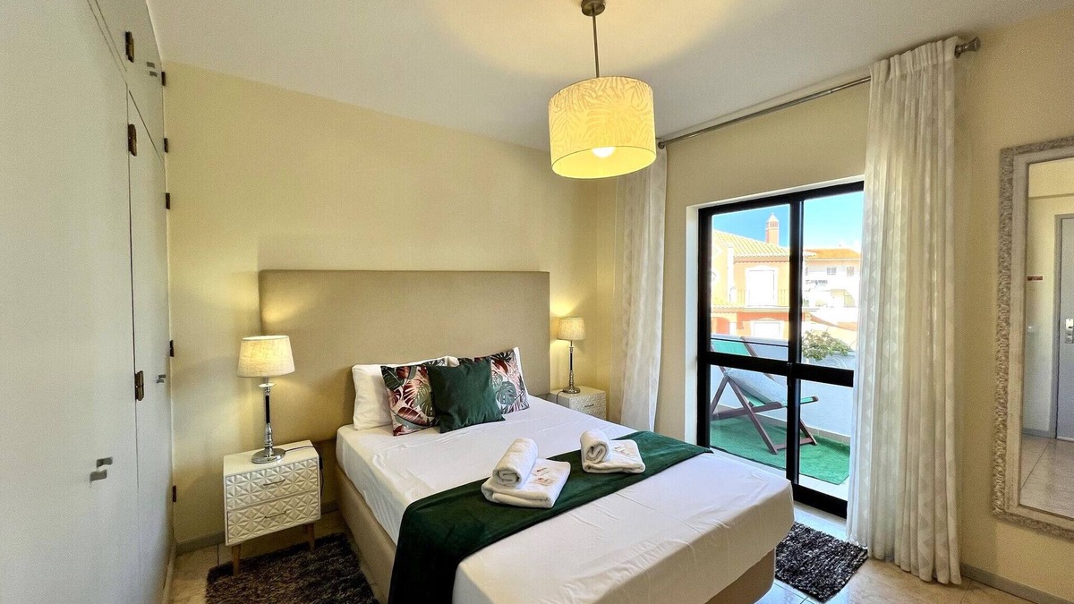 Montenegro Apartment | FARO AIRPORT FLAT 6 by HOMING