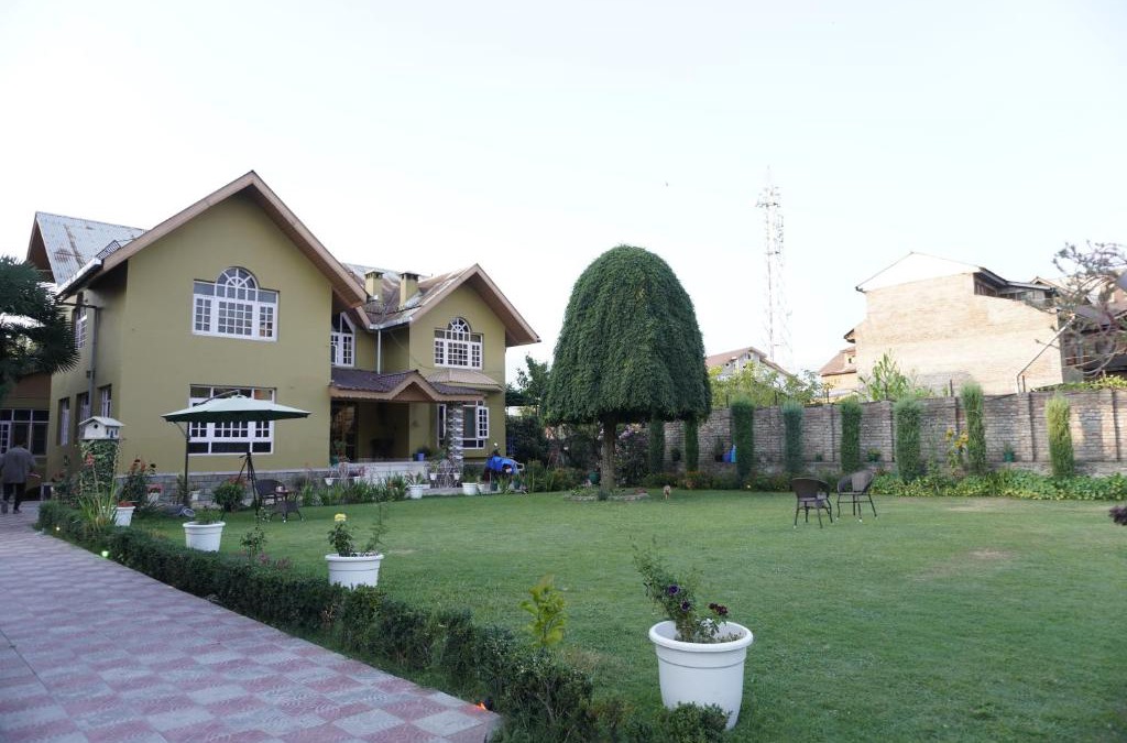 Srinagar House | Farsal Villa