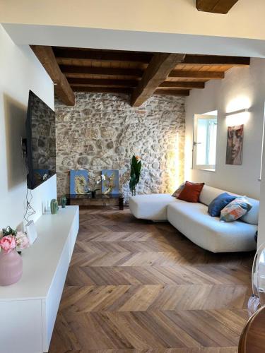 Centro Storico Apartment | Fascino in Centro with private parking and two Rooms